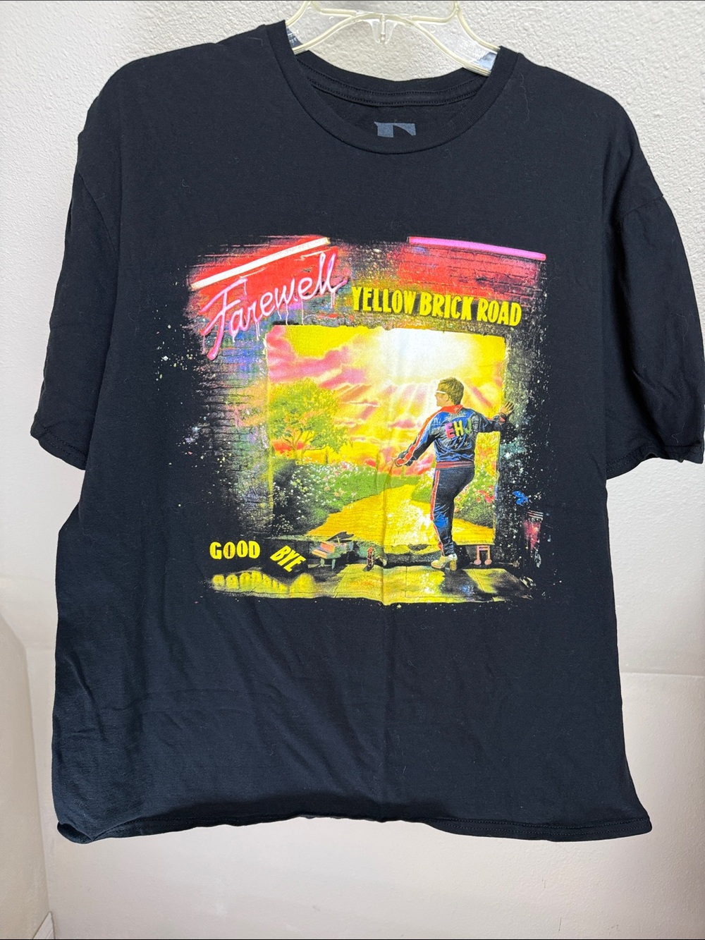 ELTON JOHN Farrewell Tour Merch Tee SIze XL